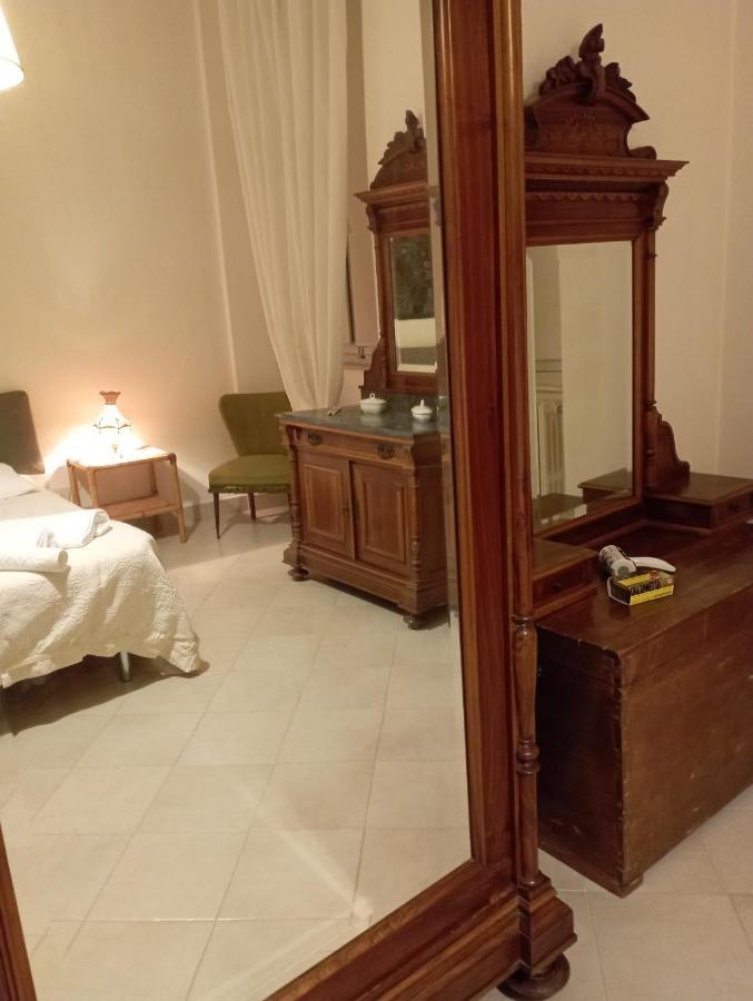 Casa San Carlo Affittacamere Foligno Buitenkant foto