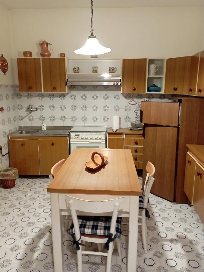 Casa San Carlo Affittacamere Foligno Buitenkant foto