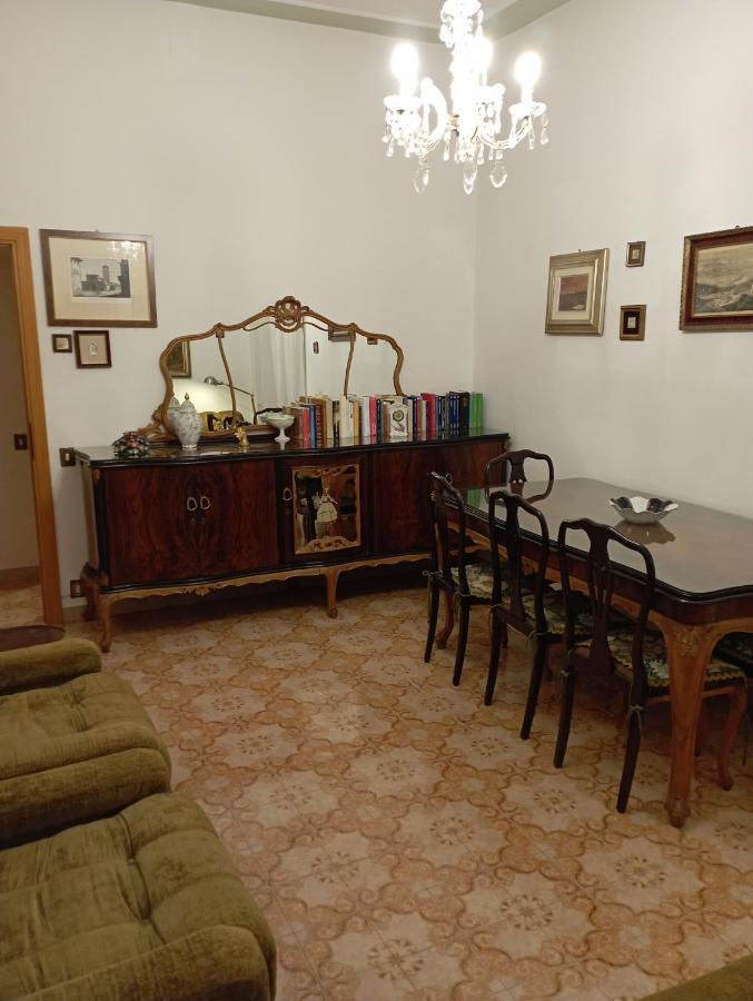Casa San Carlo Affittacamere Foligno Buitenkant foto